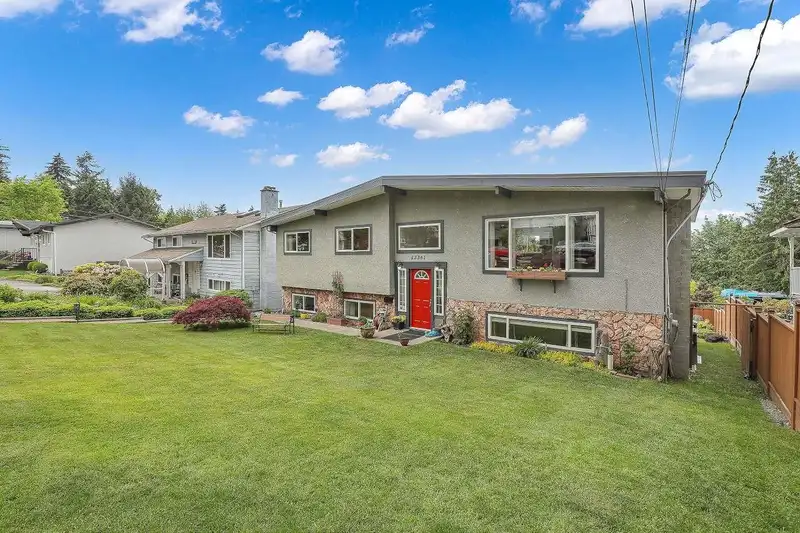 13361 112A AVENUE - photo 1 of 40