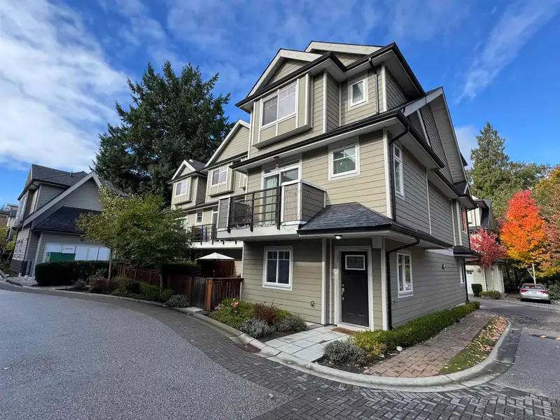 23 14285 64 AVENUE - photo 2 of 20