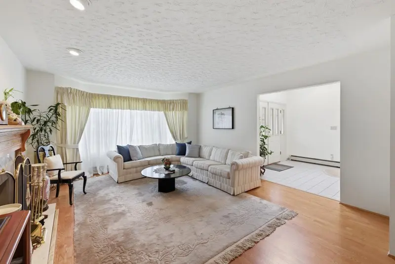 66 E 47TH AVENUE - photo 4 of 25