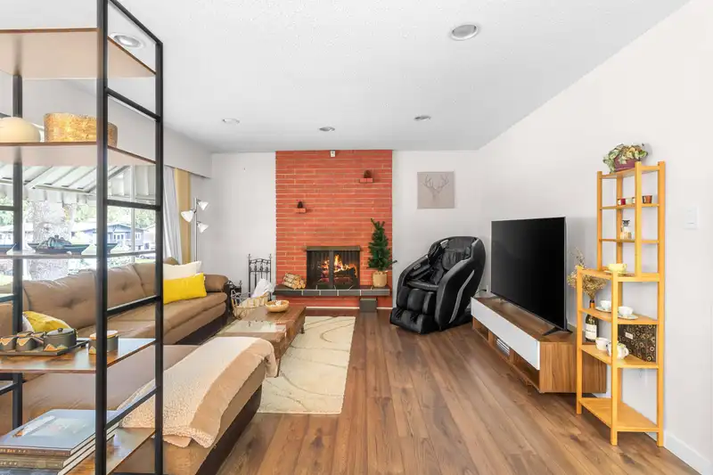 10232 142A STREET - photo 4 of 22