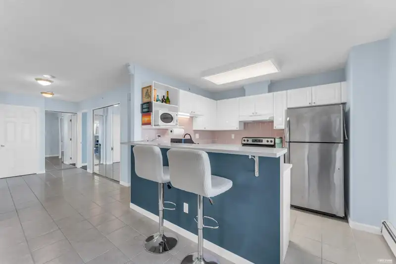 1701 13880 101 AVENUE - photo 4 of 33
