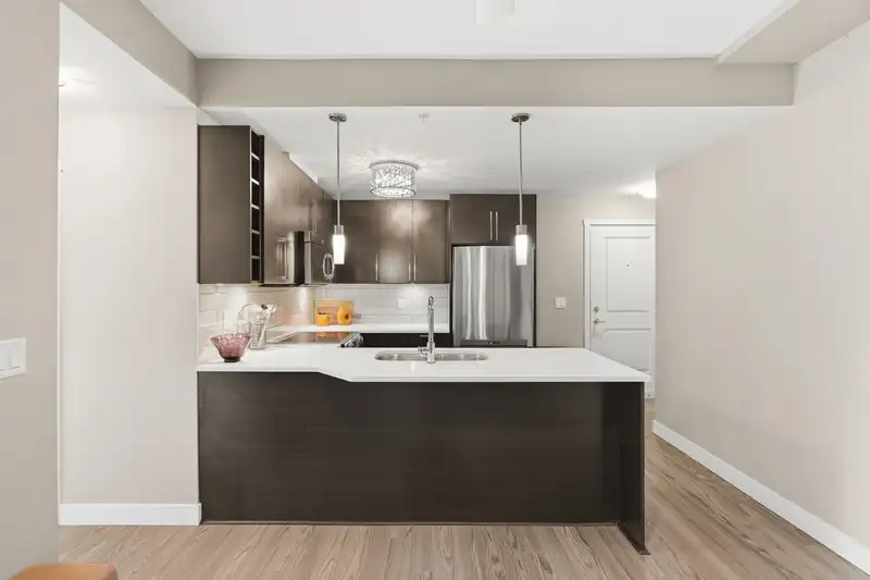 203 14358 60 AVENUE - photo 2 of 26