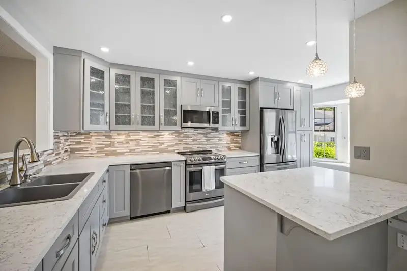 35 6537 138 STREET - photo 4 of 28