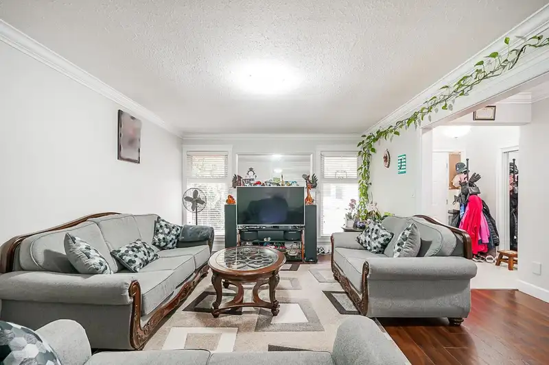 9157 144A STREET - photo 2 of 25