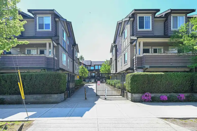 101 13958 108 AVENUE - photo 1 of 23
