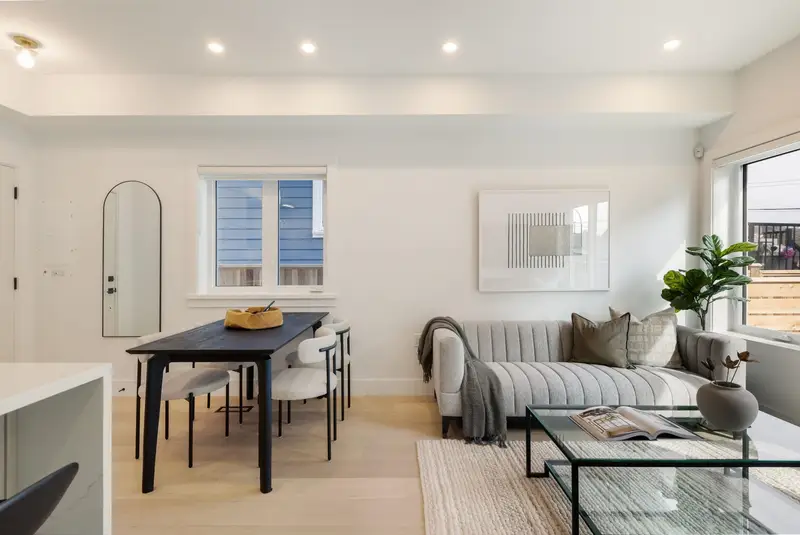 1 550 KASLO STREET - photo 3 of 25