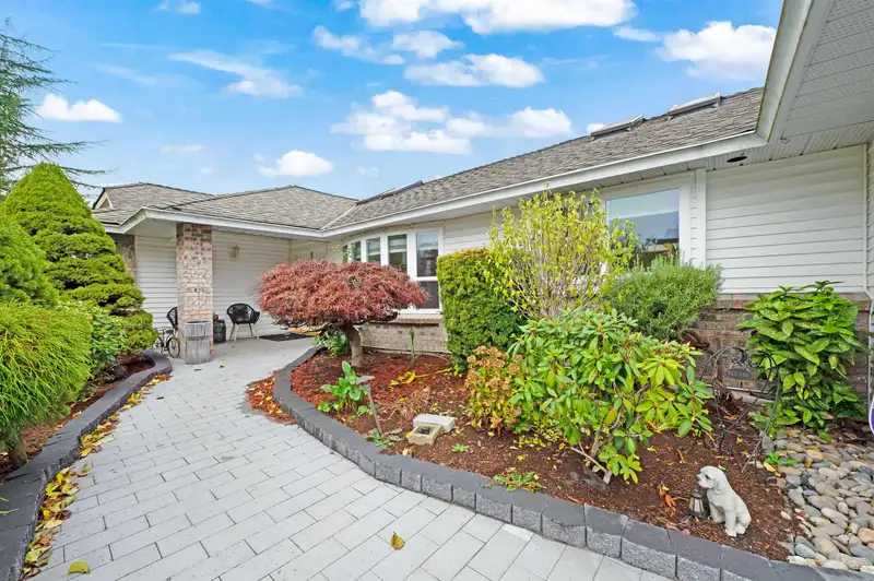 15435 KILLARNEY PLACE - photo 2 of 25