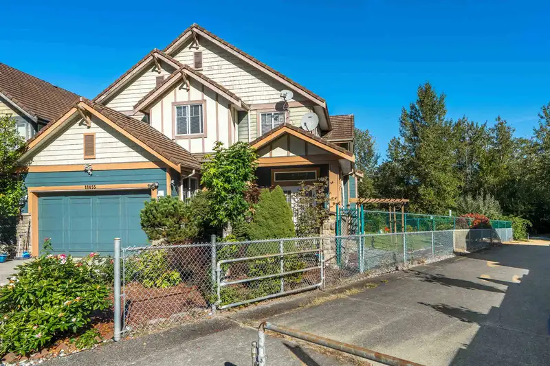 11455 154A STREET - photo 3 of 39