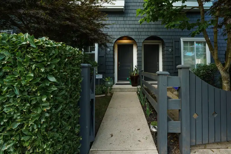 10 14955 60 AVENUE - photo 2 of 30