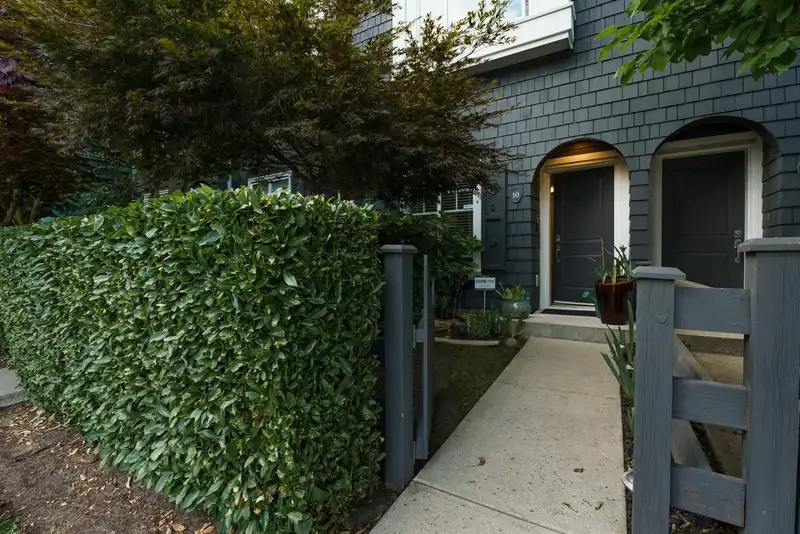 10 14955 60 AVENUE - photo 3 of 30