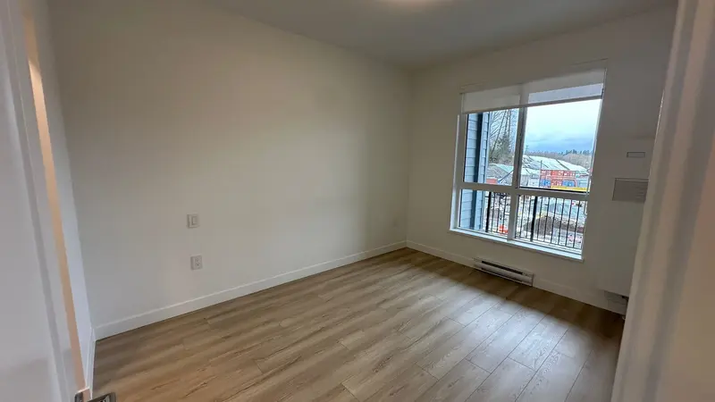 306 2771 MONTROSE AVENUE - photo 4 of 25