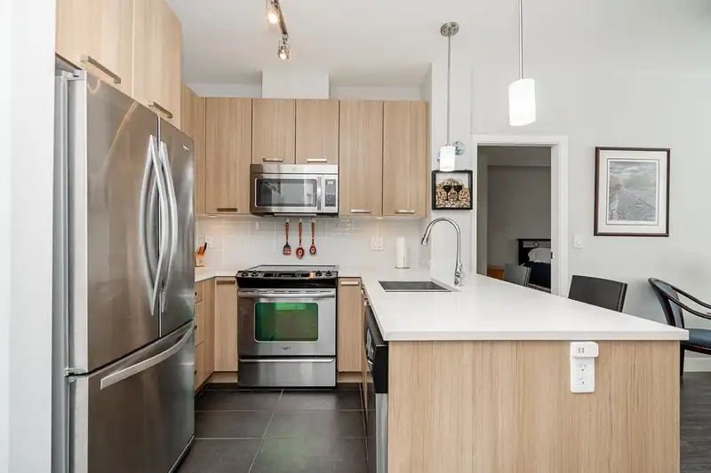 203 10477 154 STREET - photo 4 of 32