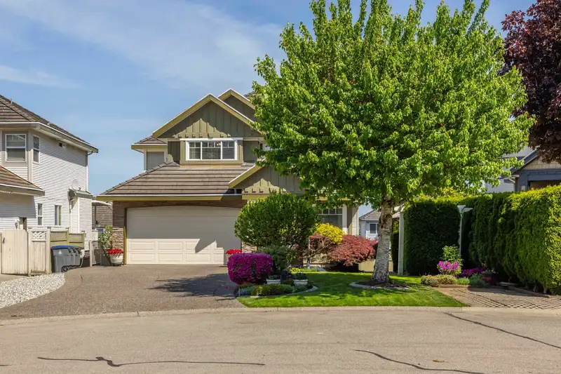 7250 147A STREET - photo 1 of 40