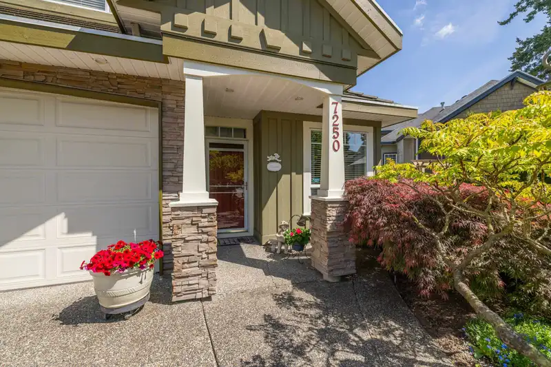 7250 147A STREET - photo 2 of 40