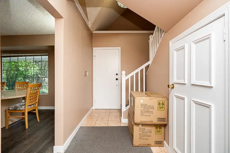 14720 60 AVENUE - photo 3 of 36
