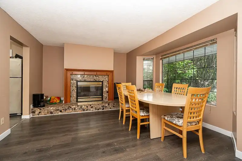 14720 60 AVENUE - photo 4 of 36