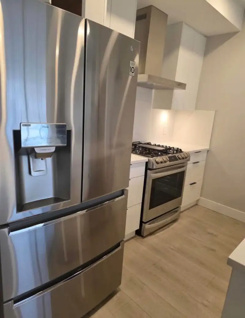 211 14818 60 AVENUE - photo 4 of 10