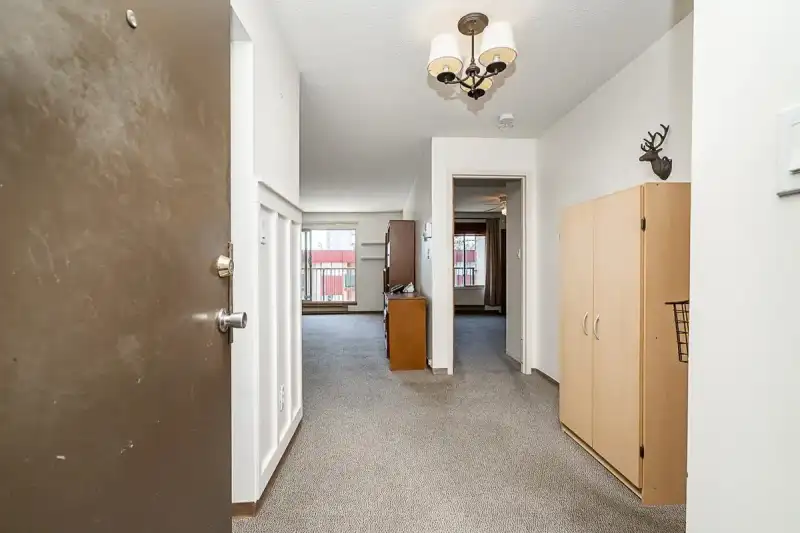 212 10438 148 STREET - photo 4 of 24