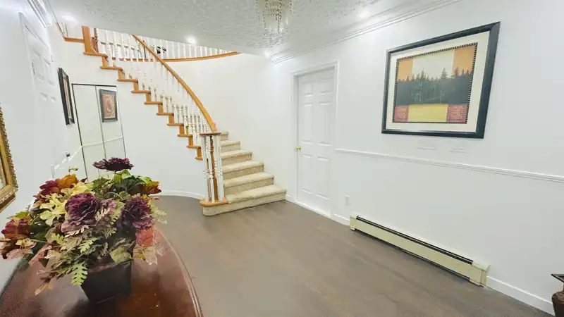 14962 96A AVENUE - photo 3 of 24