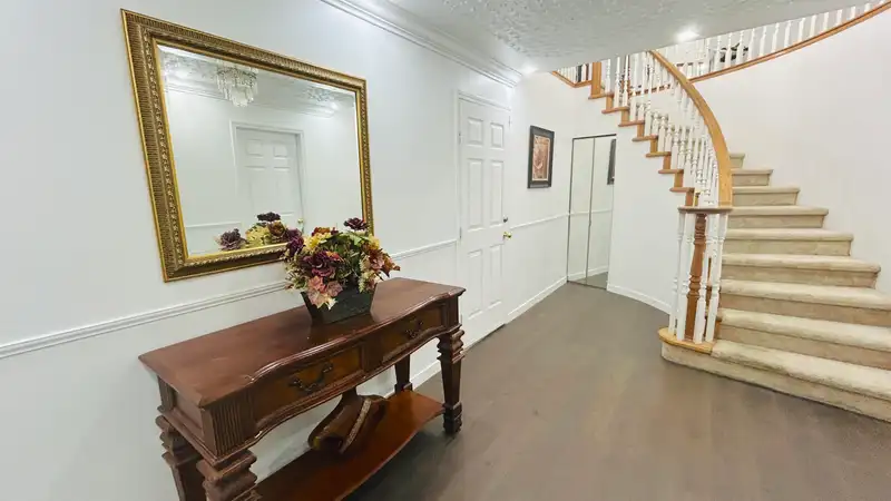 14962 96A AVENUE - photo 4 of 24