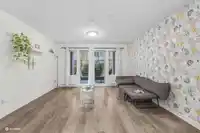 213 8733 160 STREET - thumbnail 4