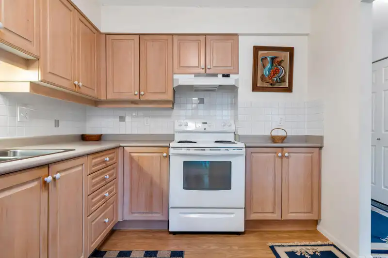 306 15030 101 AVENUE - photo 4 of 29
