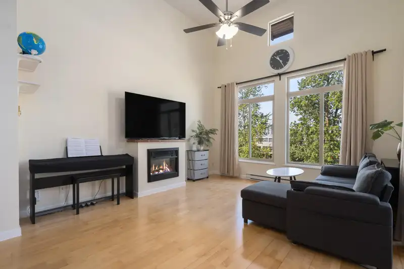418 10180 153 STREET - photo 2 of 25