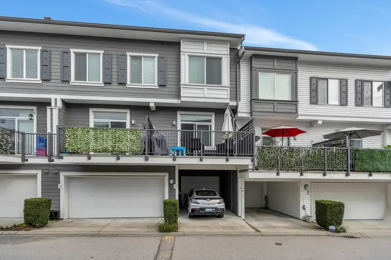27 15340 GUILDFORD DRIVE - photo 1 of 40