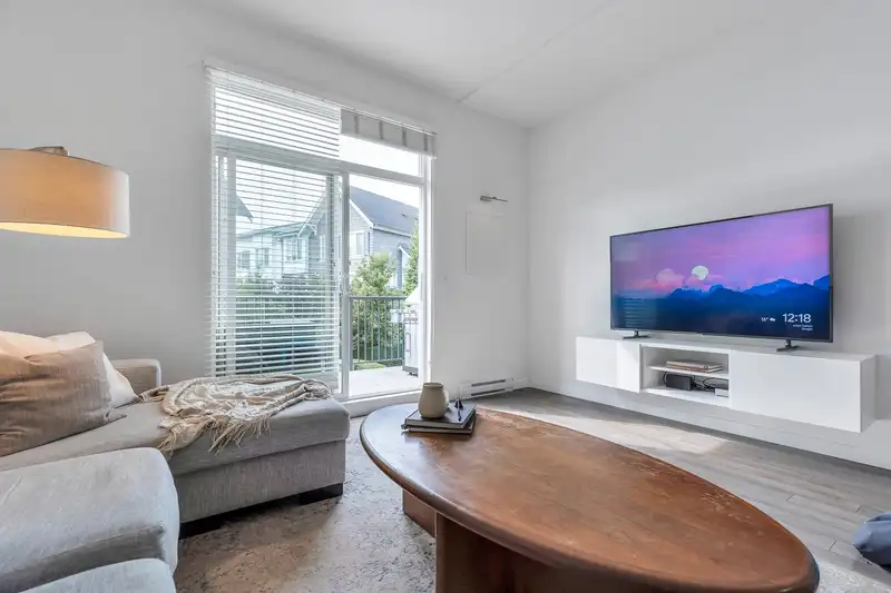 27 15340 GUILDFORD DRIVE - photo 4 of 40