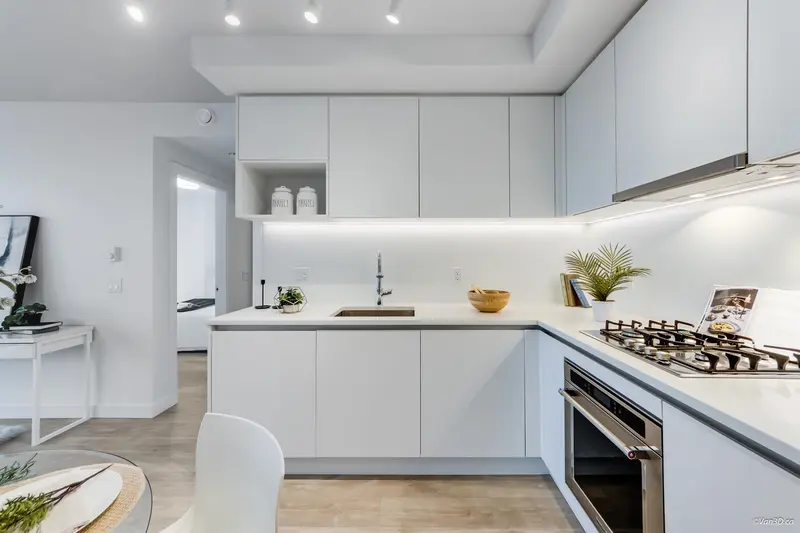 1402 525 FOSTER AVENUE - photo 3 of 25