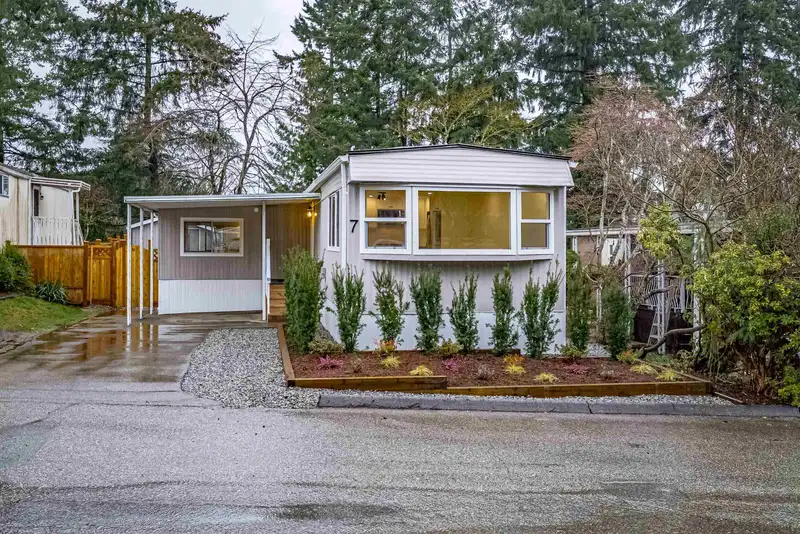 7 13650 80 AVENUE - photo 2 of 34