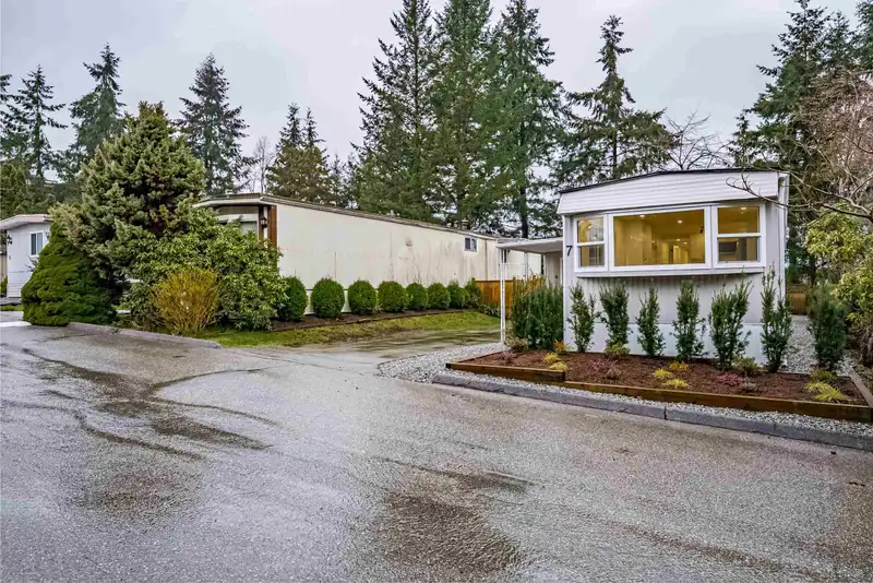 7 13650 80 AVENUE - photo 3 of 34