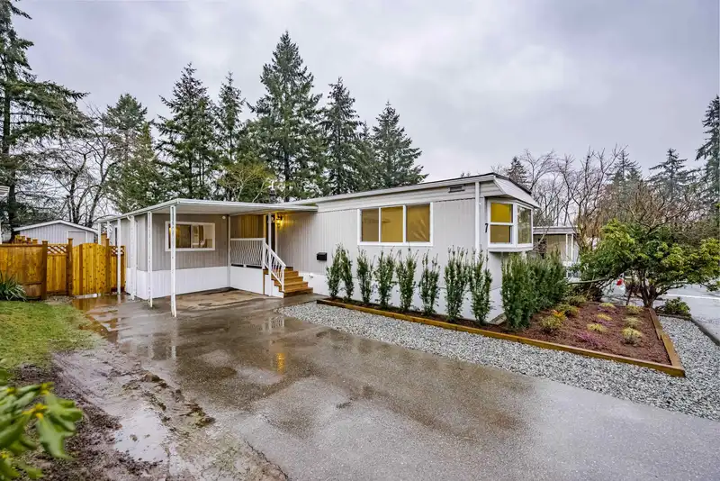7 13650 80 AVENUE - photo 4 of 34