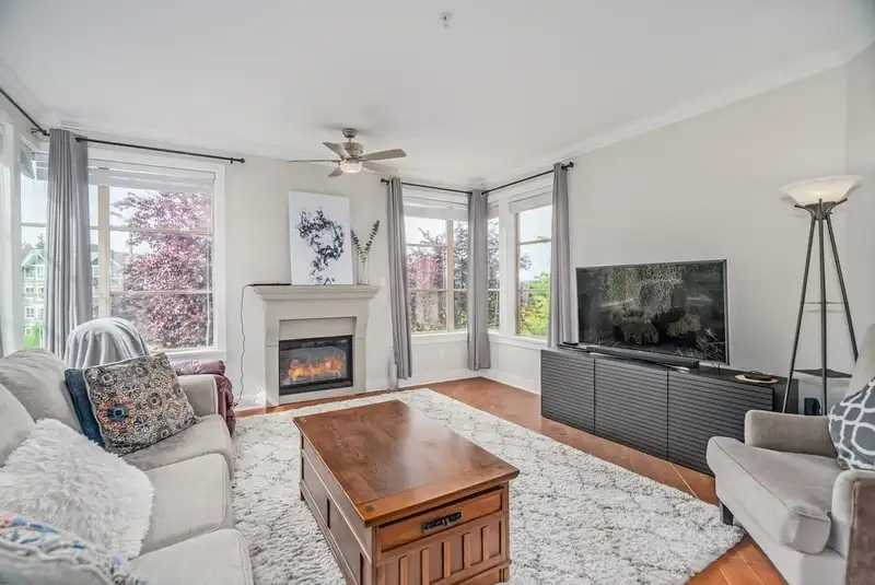 204 16421 64 AVENUE - photo 4 of 35