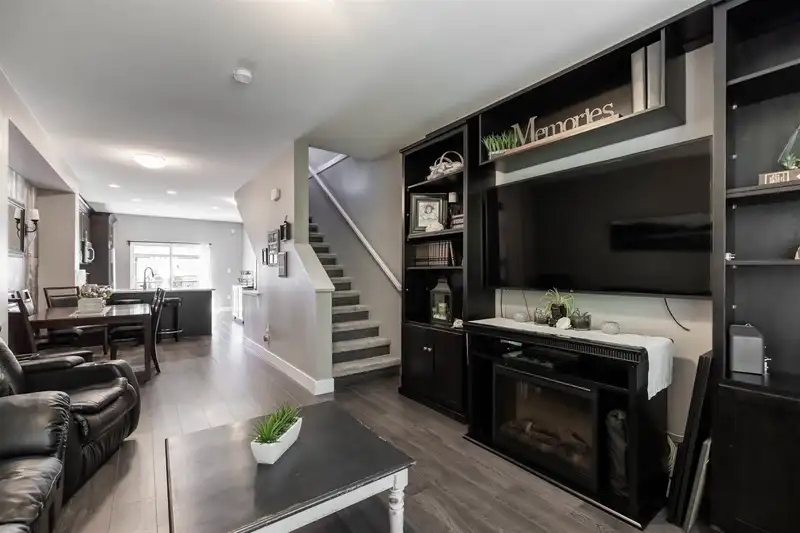 10 19180 65 AVENUE - photo 4 of 9