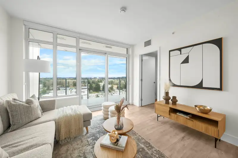 2401 10428 WHALLEY BOULEVARD - photo 4 of 40