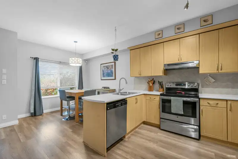 90 18221 68 AVENUE - photo 2 of 32