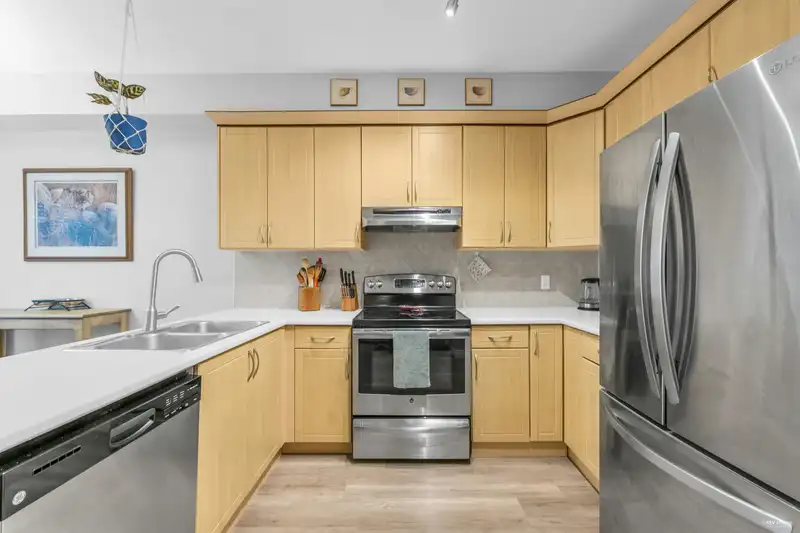 90 18221 68 AVENUE - photo 3 of 32