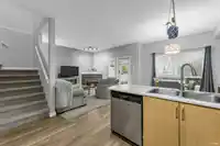 90 18221 68 AVENUE - thumbnail 5