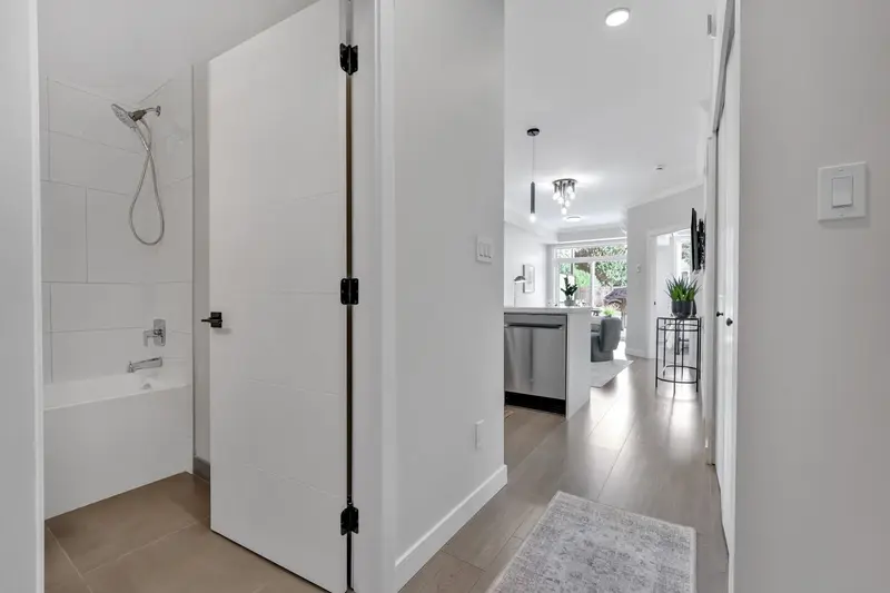 112 12143 223 STREET - photo 2 of 25