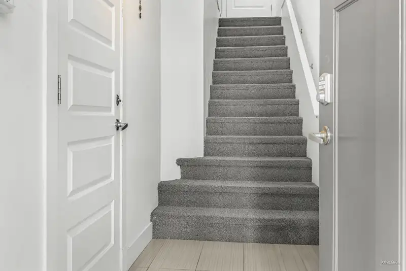 114 19525 73 AVENUE - photo 3 of 28