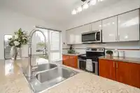 215 14960 102A AVENUE - thumbnail 6