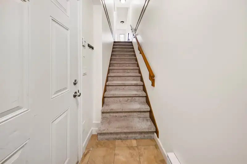 22 6238 192 STREET - photo 2 of 30