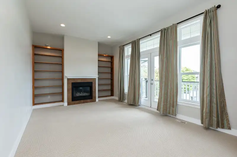 16922 78A AVENUE - photo 4 of 40