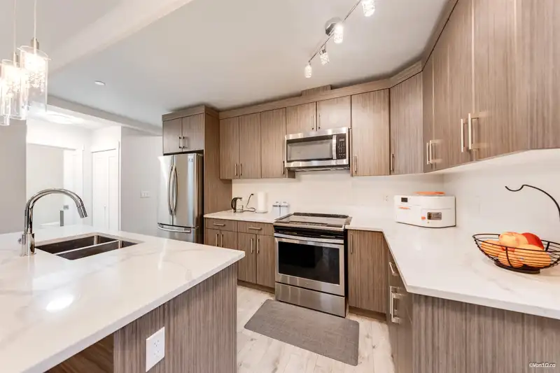 207 13799 101 AVENUE - photo 4 of 31