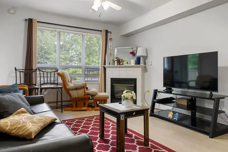 310 14377 103 AVENUE - photo 2 of 26