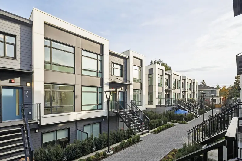 225 1010 W 47TH AVENUE - photo 2 of 16