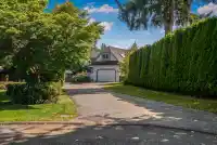 7446 149A STREET - thumbnail 2