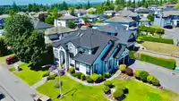 8253 151A STREET - thumbnail 3