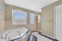 8253 151A STREET - thumbnail 10